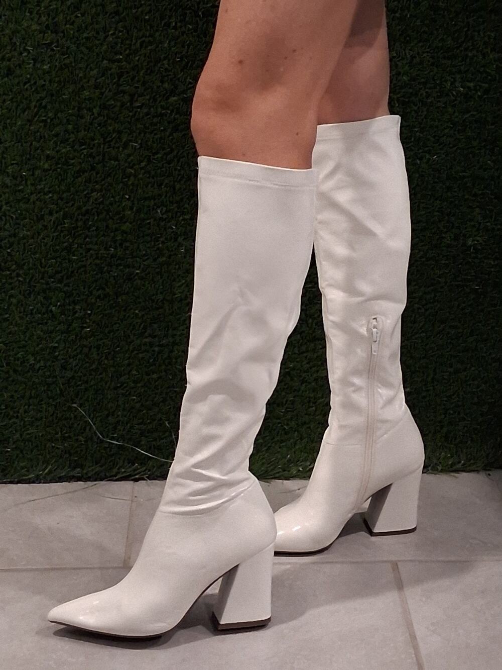 Fashion Nova White Knee High Boots Pointed Toe Block Heel Sz 6 M FNFFF2232 NEW